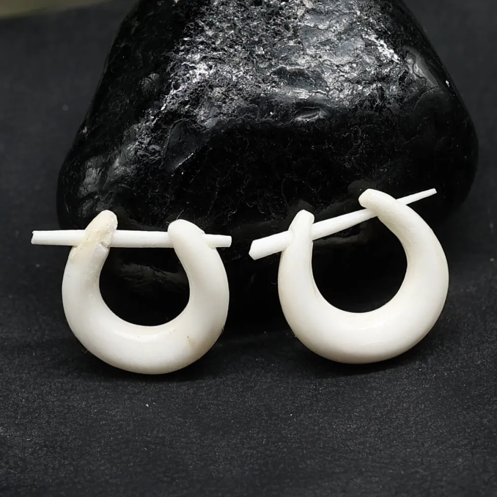 Creole Ø 1,5 cm Ohrschmuck aus Knochen geschnitzt (Paar)