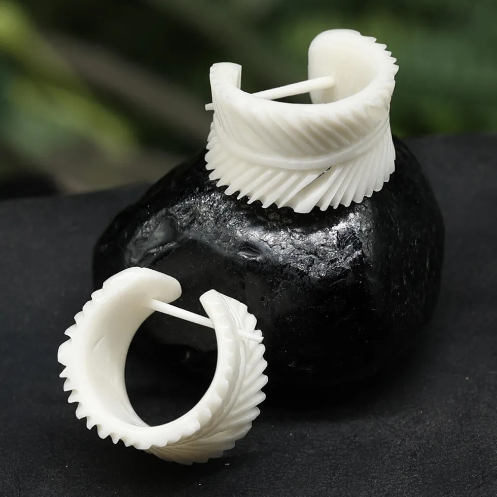 Creole Feder aus Knochen Ohrschmuck (Paar)
