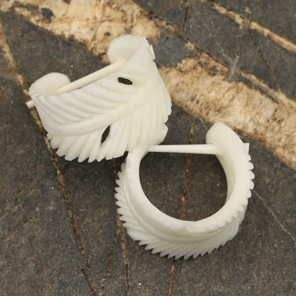 Creole Feder aus Knochen Ohrschmuck (Paar)