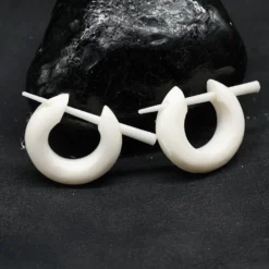 Creole Ohrschmuck aus Knochen geschnitzt (Paar)