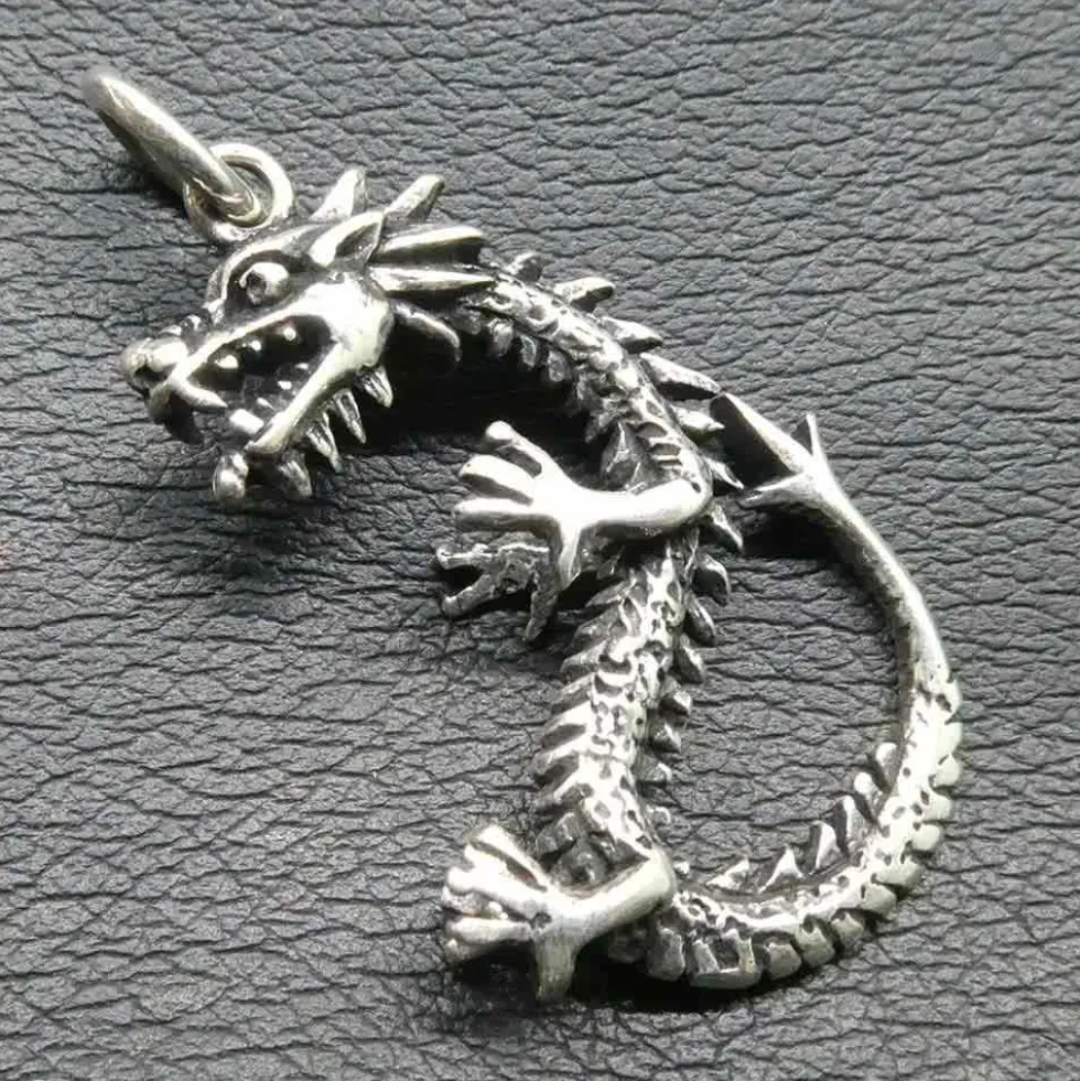 Drache Schmuck Anhänger aus Silber Knochen Drache