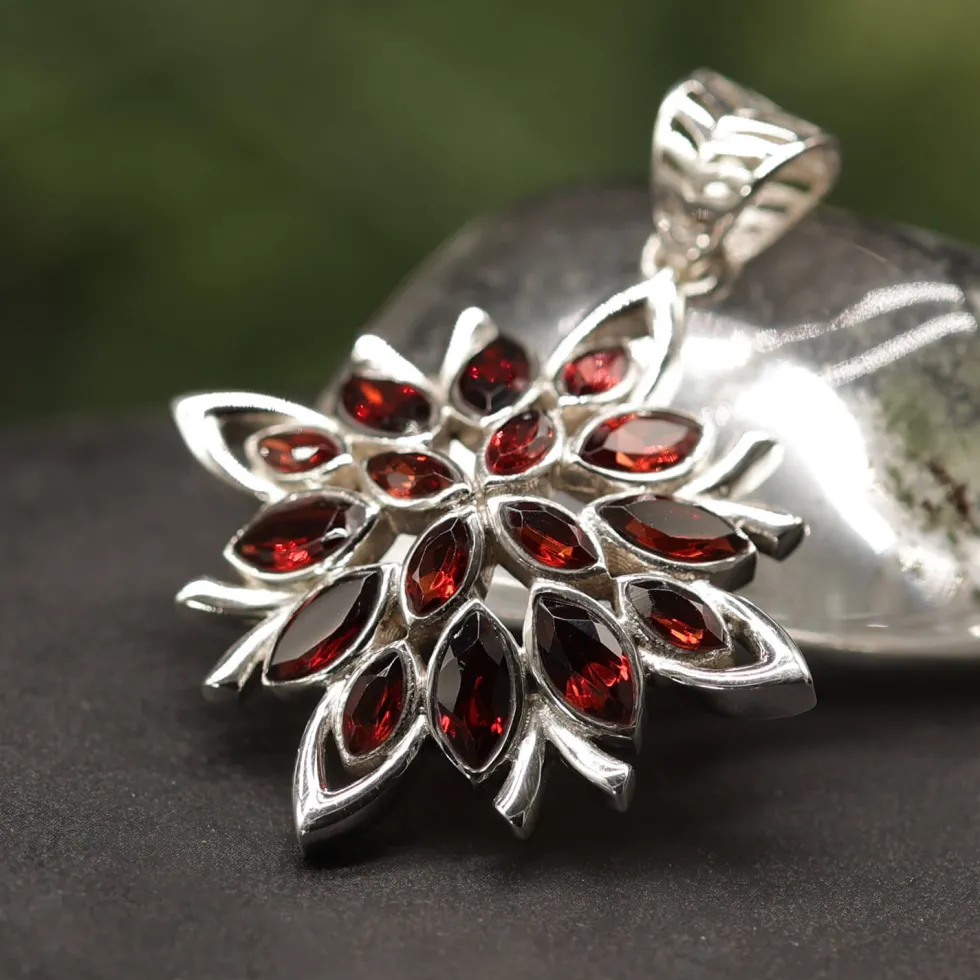 Granat Anhänger sehr edel Steinschmuck Anhänger 925 Silber