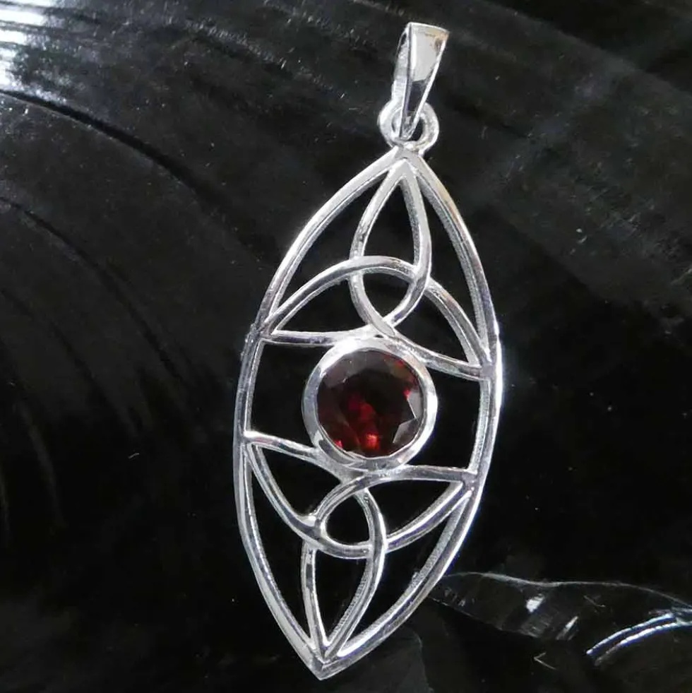 Granat Edelstein keltischer 925 Silberschmuck Anhänger