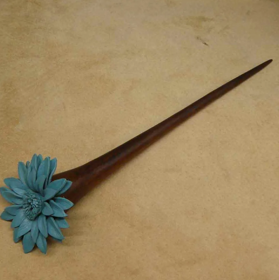 Haarstab Holz mit blauer Blume Haarschmuck für Hochsteckfrisuren