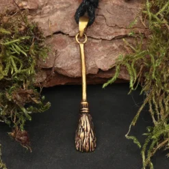 Hexenbesen Anhänger Schmuck Bronze
