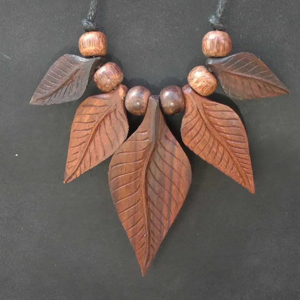 Holzschmuck Blatt Kette Collier geschnitzt