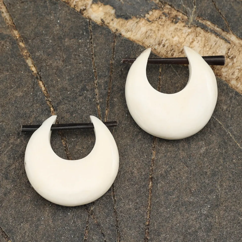 Knochencreole mit Hornstift Ohrschmuck Ohrring (Paar)