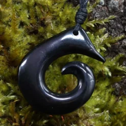 Maori Kiwispirale Hornschmuck Kette Anhänger