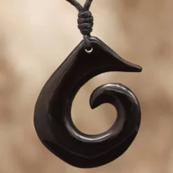 Maori Kiwispirale Hornschmuck Kette Anhänger