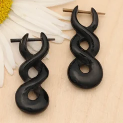 Maori Ohrschmuck Triple Hänger 4cm Horn (Paar)