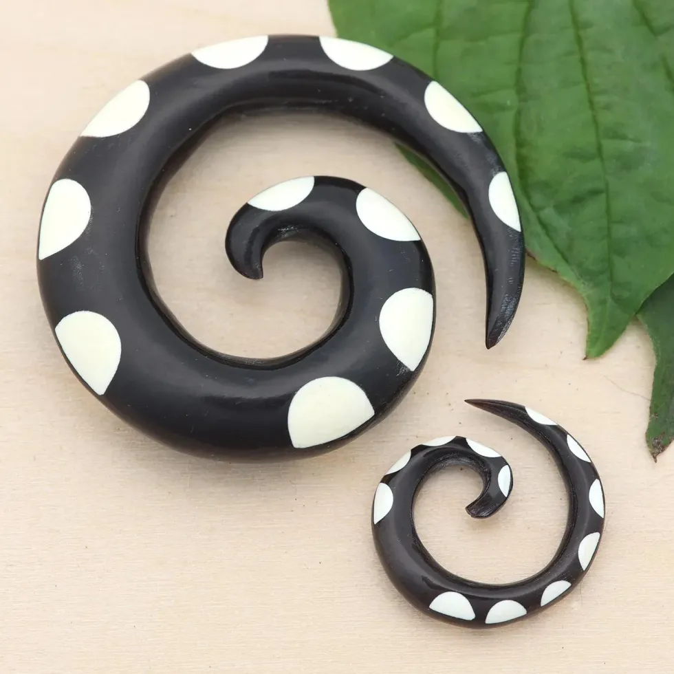 Ohrpiercing Spirale Horn weiß 2 -14 mm