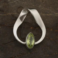 Peridot Schmuck Anhänger 925 Silber edel modern handgefertigt
