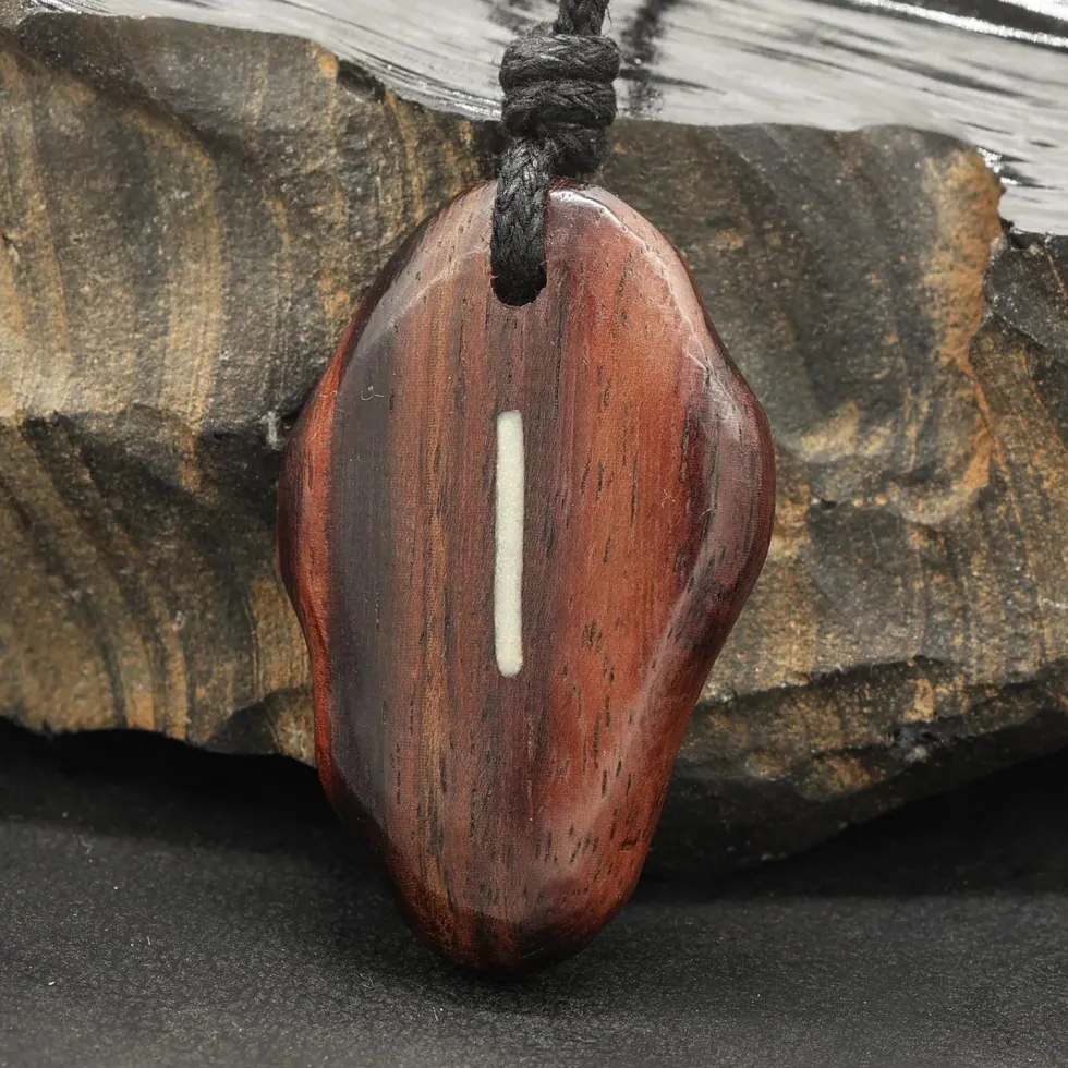 Rune Holz Schmuck isa - älteres Futhark