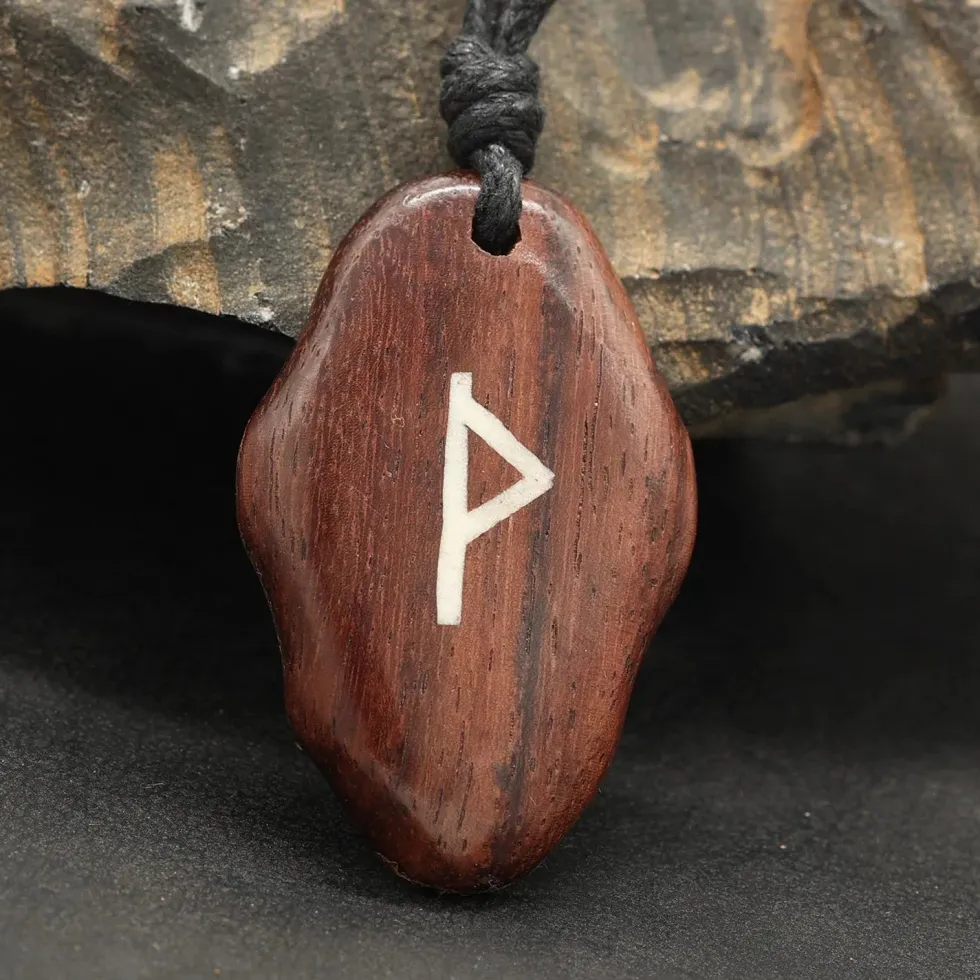 Rune Holz Schmuck thurisaz - älteres Futhark