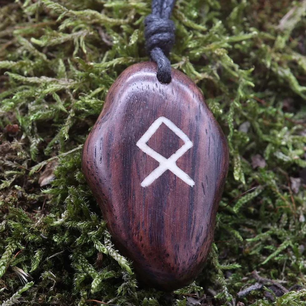 Runen Anhänger Holz Schmuck Othala Kette - älteres Futhark