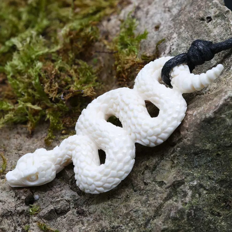 Schlange 5cm Knochenschmuck geschnitzter Kettenanhänger