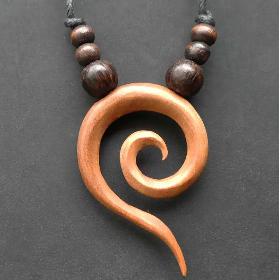 Spiralen Kette rotes Holz Schmuck Anhänger