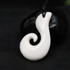Tribal Maori Halskette Anhänger Knochen geschnitzter Schmuck