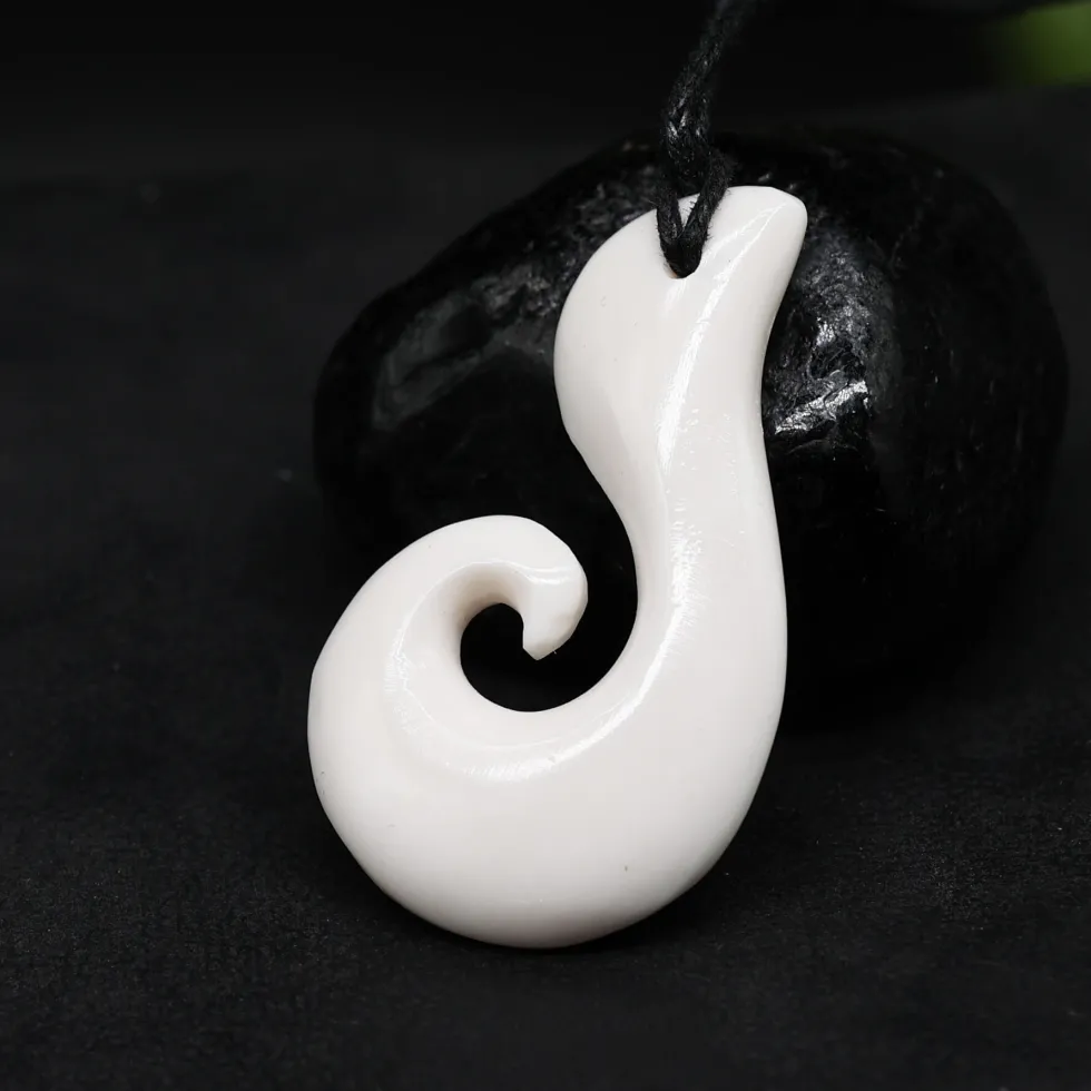 Tribal Maori Halskette Anhänger Knochen geschnitzter Schmuck