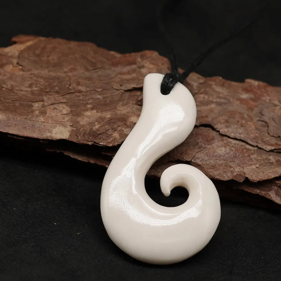 Tribal Maori Halskette Anhänger Knochen geschnitzter Schmuck