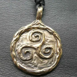 Triskel Bronze Kette Anhänger Mittelalter
