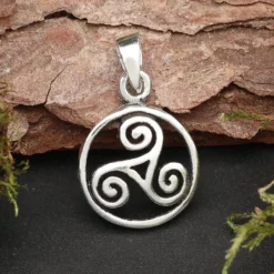 Triskel zarter Kettenanhänger Keltisch Schmuck 925 Silber