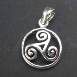 Triskel zarter Kettenanhänger Keltisch Schmuck 925 Silber